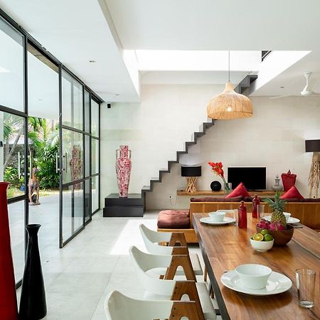 Seminyak White Design Villa Экстерьер фото