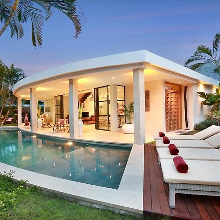 Seminyak White Design Villa Экстерьер фото