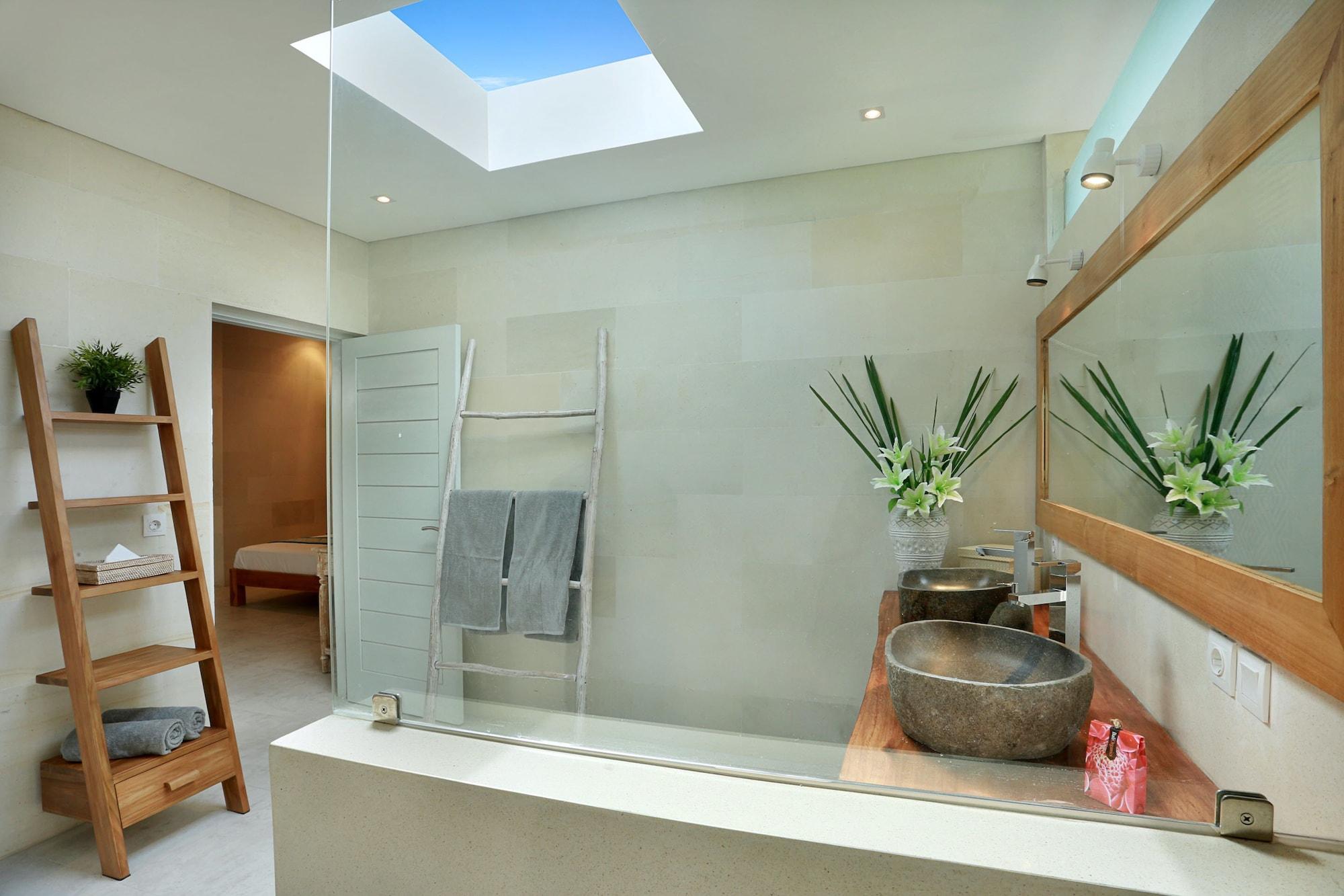 Seminyak White Design Villa Экстерьер фото