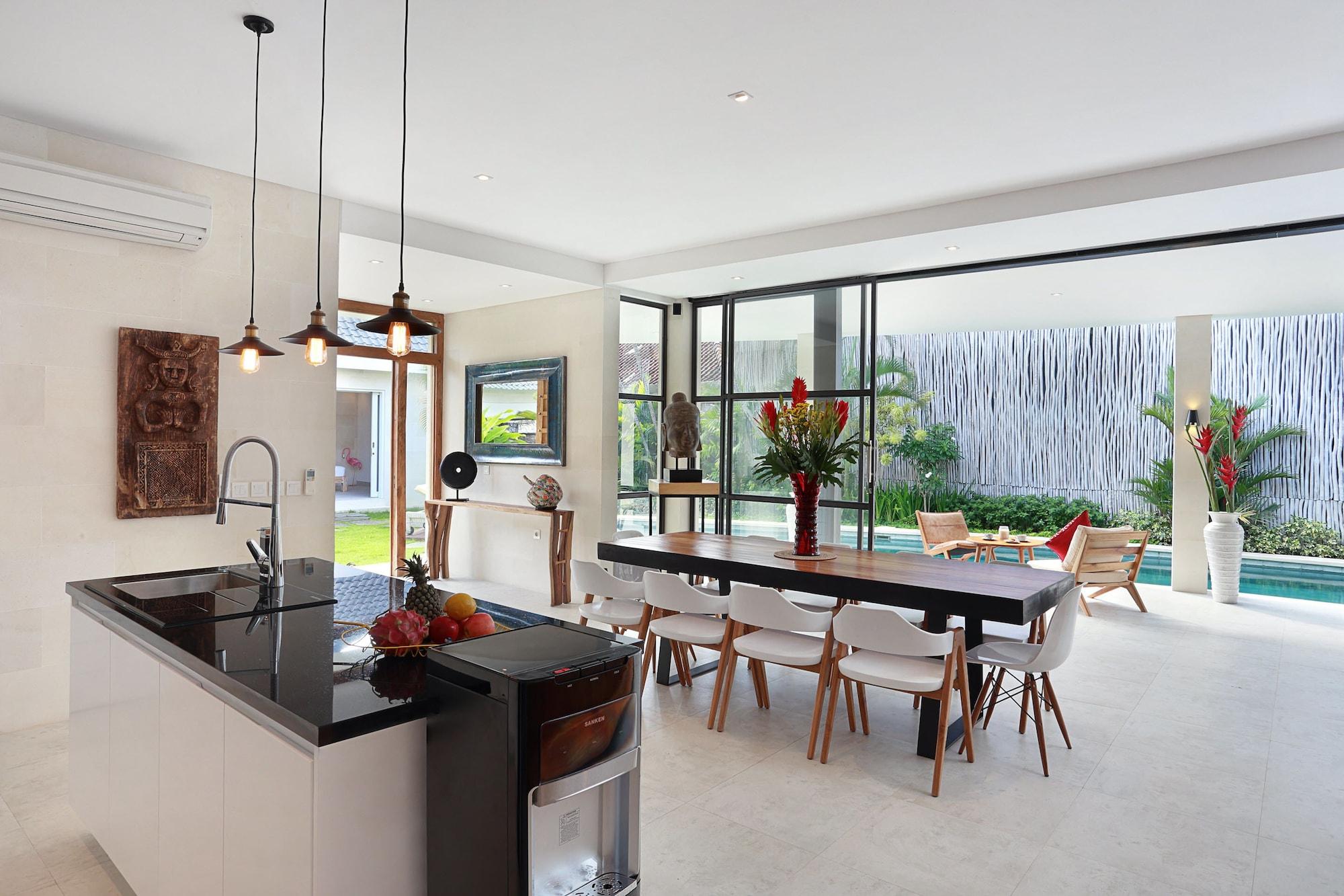 Seminyak White Design Villa Экстерьер фото