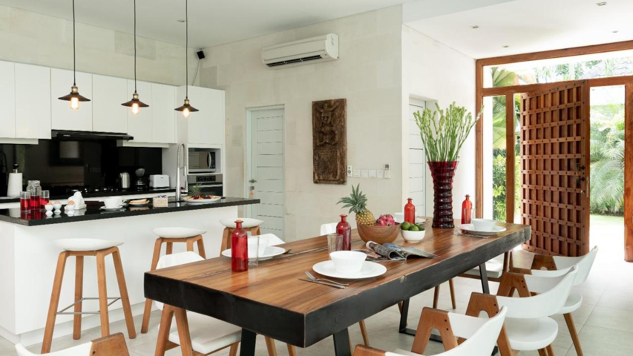 Seminyak White Design Villa Экстерьер фото